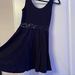 💕 • Mini Black Dress w/ Mesh Pattern